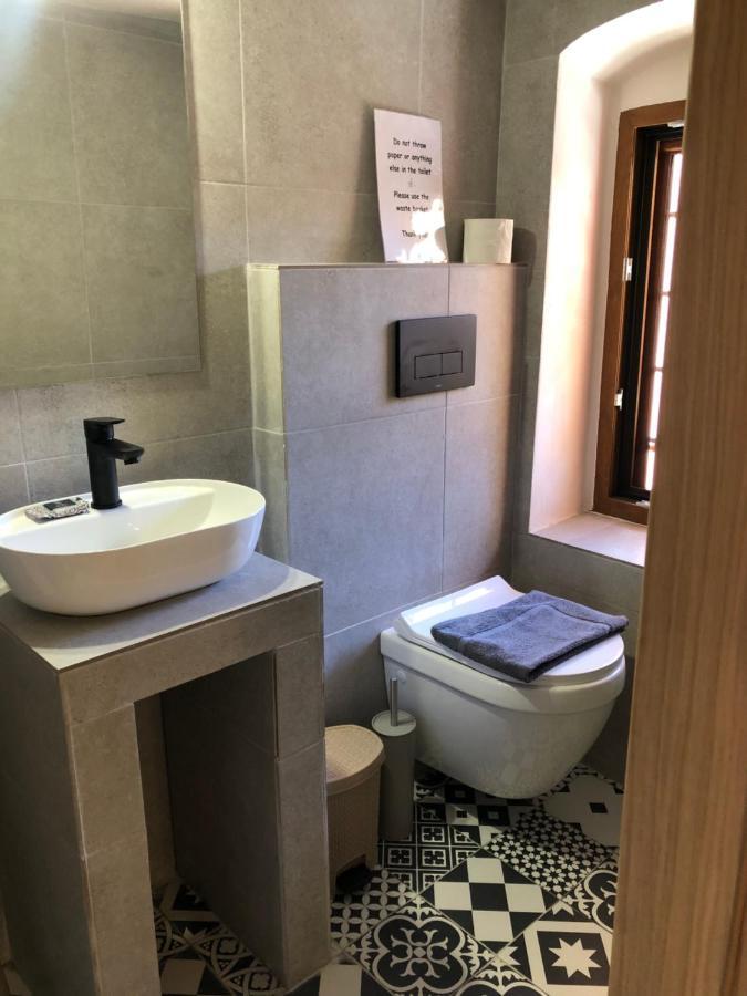埃尔莫波利斯Solo Traveler公寓 外观 照片